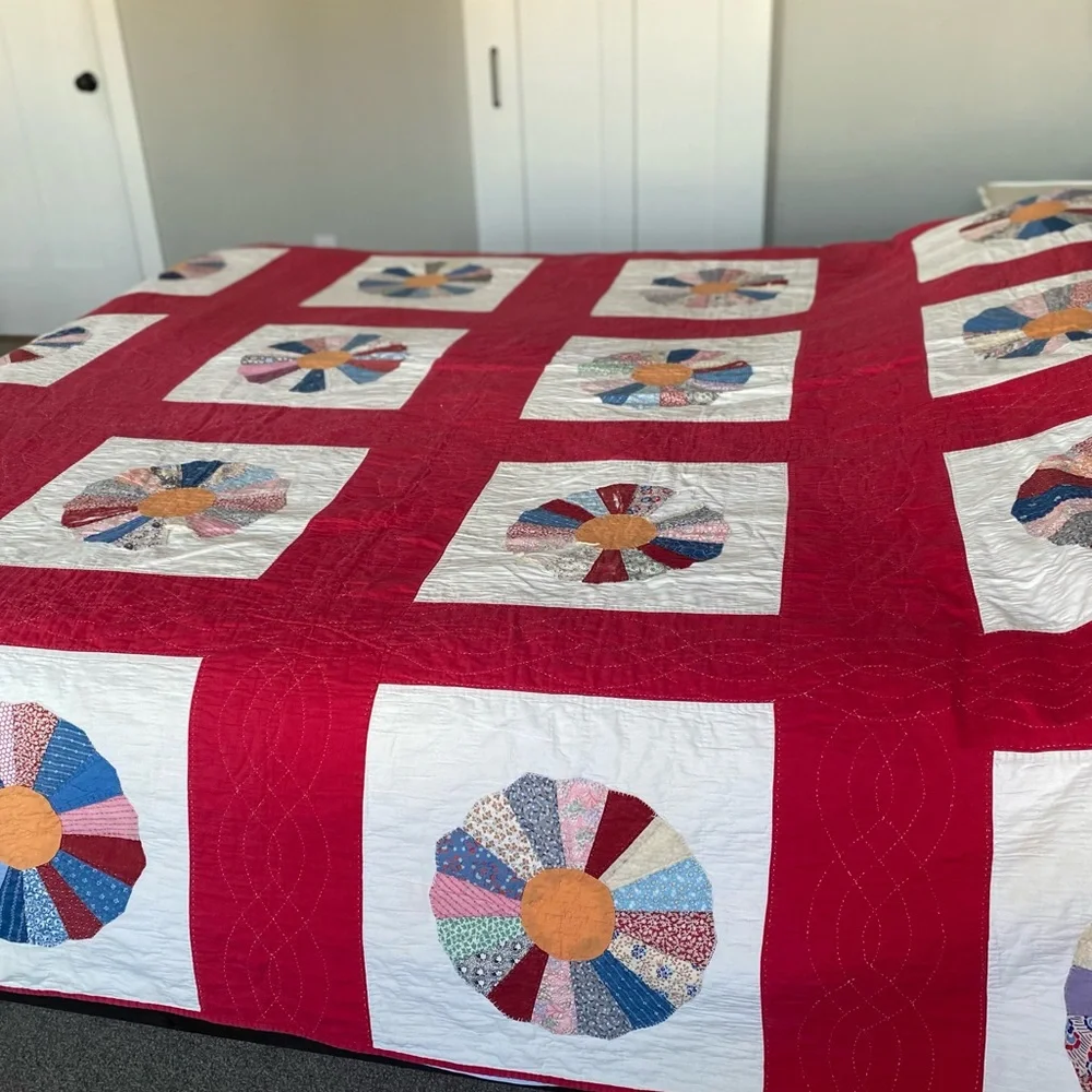 Vintage Dresden Plate Quilt Red & Beautiful 101”/95” well stitched❗️❗️
